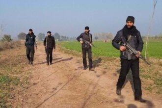 घुसपैठ की फिराक में आतंकी, पठानकोट में अलर्ट, बख्तरबंद गाडिय़ों से हो रही निगरानी