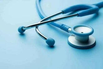 सरकारी अस्पतालों में डॉक्टरों के सेवा न देने पर 1 करोड़ का जुर्माना