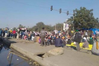 किसान आंदोलन का 24वां दिन: किसान और सरकार अपने-अपने रुख पर अडिग, ठंड ने बढ़ा दी है मुश्किल