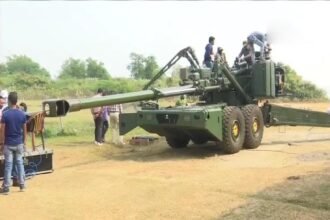 हॉवित्जर तोप की गोलाबारी से थर्राया दुश्मन देश, दुनिया में सिर्फ भारत के पास है ये हथियार