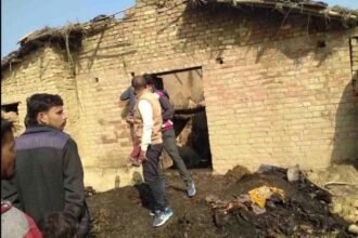 बांदा में संदिग्ध हालात में घर में लगी आग, जिंदा जली मां और तीन बच्चे