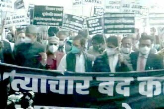 किसानों के समर्थन में सड़क पर उतरे राहुल, दिल्ली पुलिस ने कांग्रेस के मार्च को रोका, प्रियंका का सरकार पर हमला