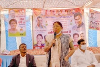 वृक्षारोपण एवं पारिवारिक परिचय कार्यक्रम विधायक एवं महापौर देवेन्द्र यादव एवं जिला काग्रेंस अध्यक्ष श्रीमती तुलसी साहू की उपस्थिति में संपन्न