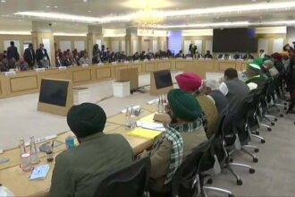 The meeting between the farmers and the government is over ... there is no solution