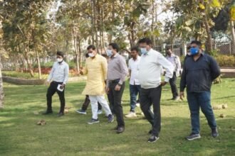 Mayor and Bhilainagar MLA Devendra Yadav and Commissioner