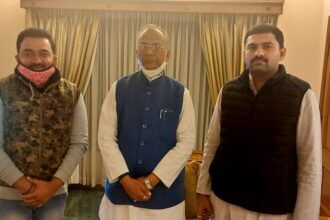 Gujarat in-charge Mohammad Shahid met with Observer Tamradhwaj