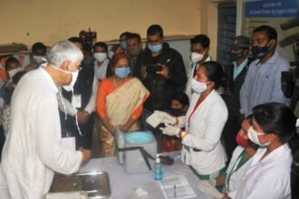 Health Minister inspects the dry run process of corona vaccination