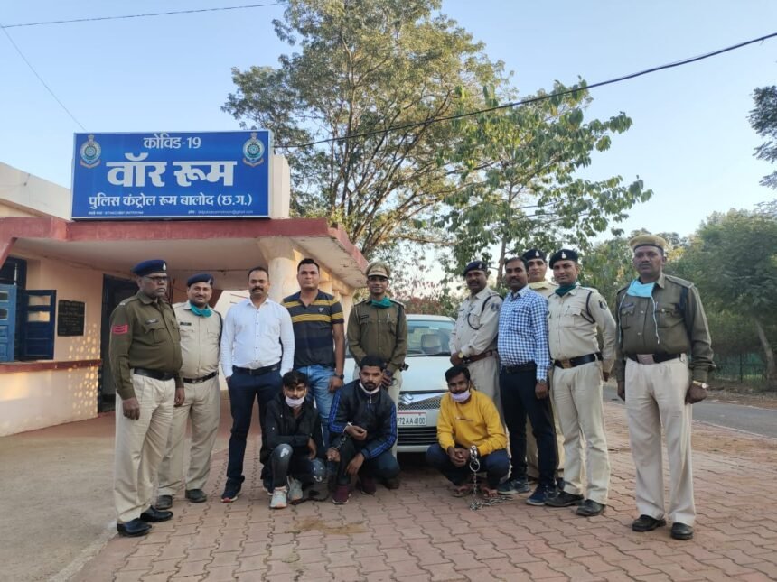 At the ATM, the elderly used to target under the pretext