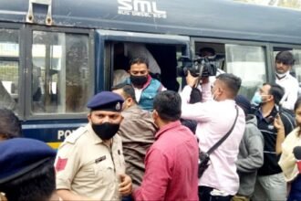 Unemployed Travel in Gujarat: Youth Congress's Hullabol