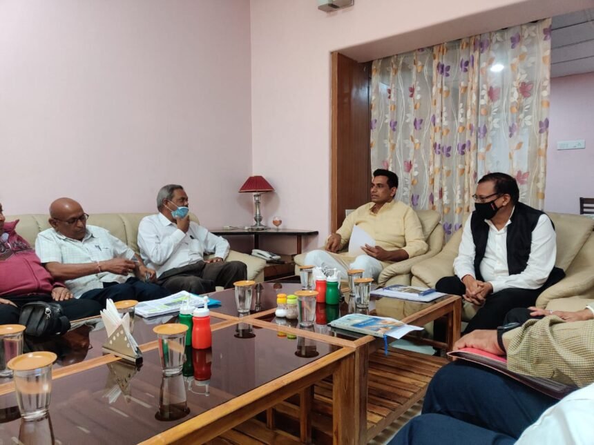 MLA Devendra Yadav took a meeting of BSP officers