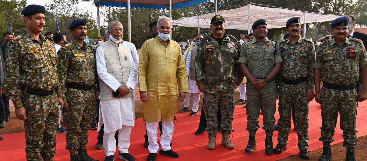 Chief Minister joined policemen in New Year program