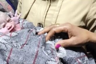 थ्री इडियट्स के रैंचो की तरह लैब टेक्नीशियन ने चलती ट्रेन में कराई डिलीवरी