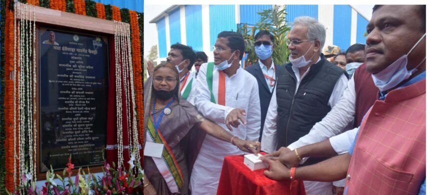 देश-विदेश में चमकेगा दंतेवाड़ा का गारमेंट ब्रांड 'डेनेक्स' : मुख्यमंत्री भूपेश बघेल