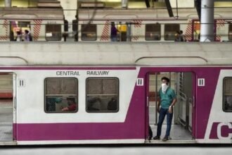 पति ने पत्नी को चलती ट्रेन से दिया धक्का, महिला की मौत