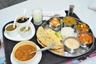 संसद कैंटीन की नई रेट लिस्ट : अब सासंदों की जेब होगी ढीली, 500 की शाकाहारी थाली तो 700 में नॉनवेज बुफे