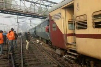 शहीद एक्सप्रेस की दो बोगियां पटरी से उतरी, यात्रियों में मचा हड़कंप