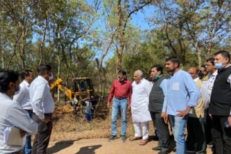 MLA Vora said: Main road will now be dust free…. Traffic will be smooth