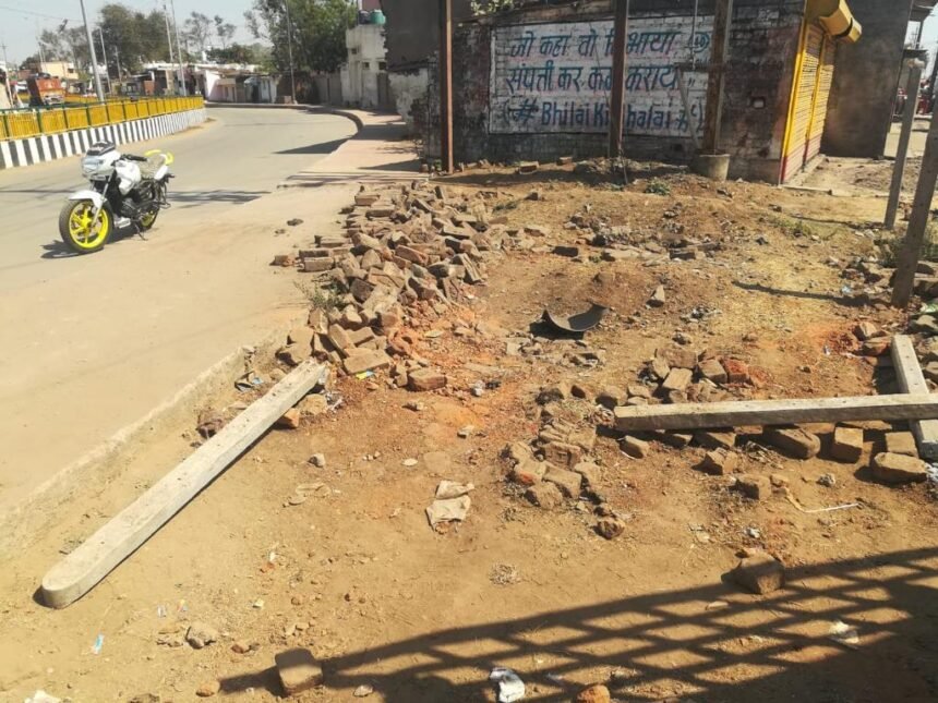 There were encroachments on Canal Road