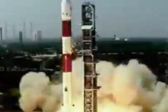 नए साल का पहला मिशन अमेजोनिया-1 लॉन्च : इसरो ने अंतरिक्ष में भेजी भगवत गीता और पीएम मोदी की तस्वीर