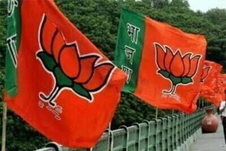 भाजपा में बगावत, मंत्री-सांसद और बागियों को टिकट देने से नाराज कार्यकर्ताओं का प्रदर्शन