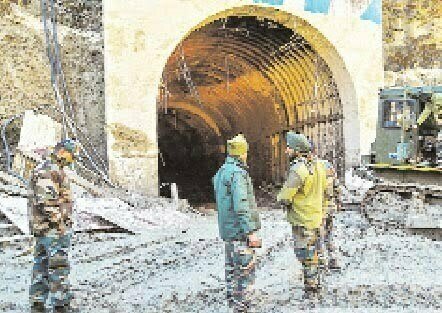 उत्तराखंड: मलबे से 25 लोगों को सुरक्षित निकाला, 26 शव बरामद