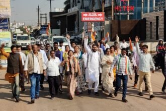 Congress hunches in support of farmers: Padayatra organized against