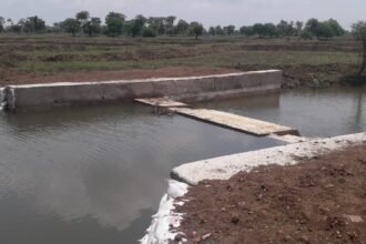 The visible effect of renovation of drains…. Villagers settling on the banks