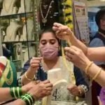 बजट के दिन सोना 1040 रुपये हुआ सस्ता, चांदी की कीमत में 4214 रुपये की उछाल