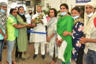 Police constable selected from third gender community met Home