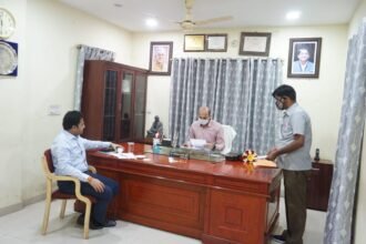 Collector and Administrator of Bhilai Corporation, Dr. Sarveshwar Narendra Bhure