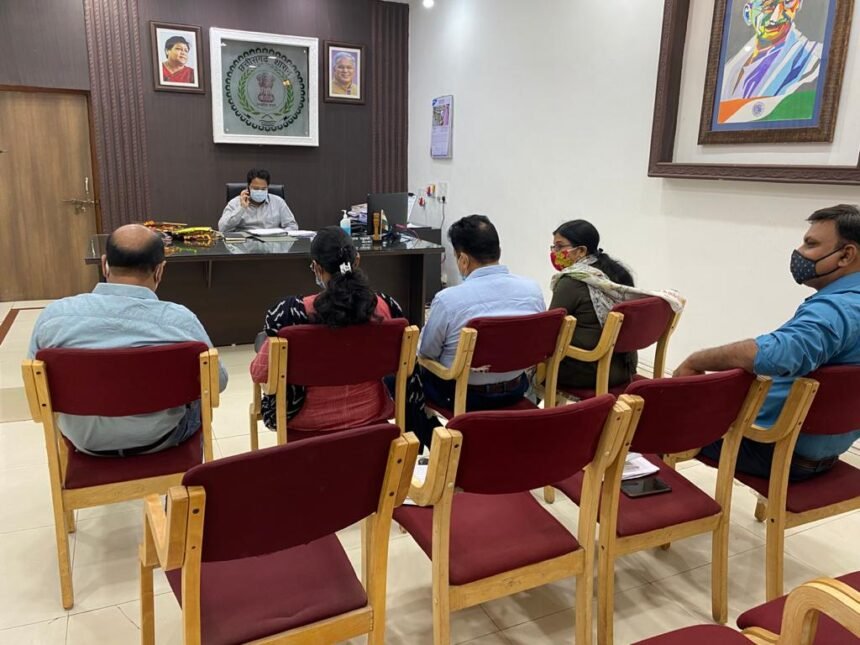 Corporation Commissioner Rituraj Raghuvanshi took a meeting of the