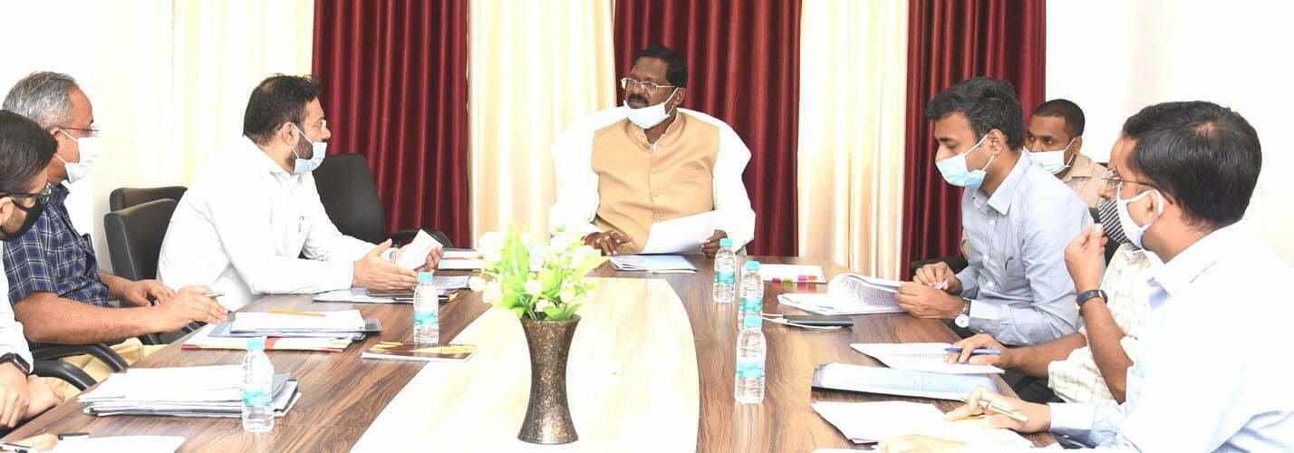 Serious departments on complaints of finding less food in ration shops