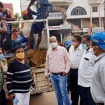 Rides over the capacity of the vehicle, did not even put masks…. Action on all