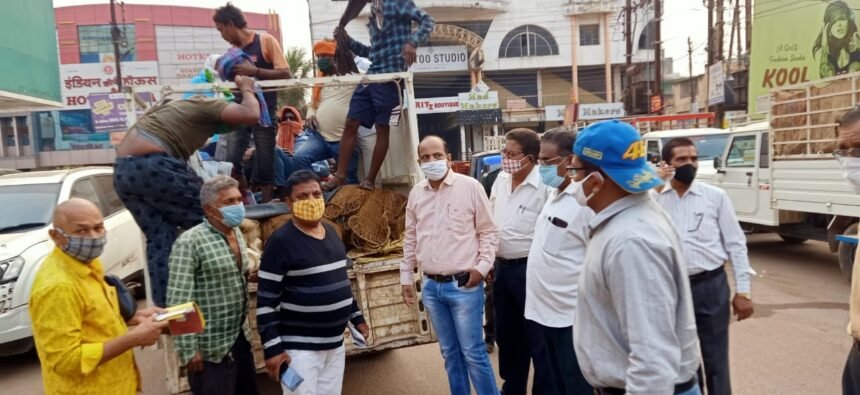 Rides over the capacity of the vehicle, did not even put masks…. Action on all