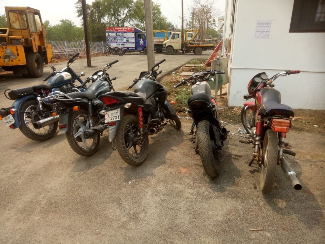 Be careful who drives a modified motorcycle… the traffic police