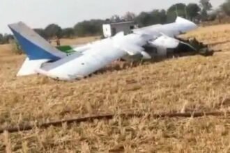 भोपाल में एयरक्राफ्ट क्रैश, तीन पायलट घायल