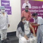 महिला एवं बाल विकास मंत्री श्रीमती भेंडिय़ा ने लगवाया कोरोना वैक्सीन