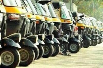 एक साथ 32 ऑटो रिक्शा चालकों में कोरोना संक्रमण की पुष्टि