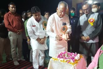 Home Minister Tamradhwaj Sahu said in honor ceremony - trust in family relationships, not political relationships