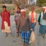 शर्मशार हुई इंसानियत: बेटे का शव बोरी में डालकर तीन किमी पैदल चला बेबस पिता