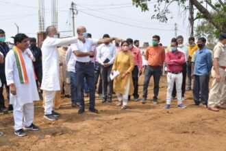 Tourism Minister Tamradhwaj Sahu observes the works under