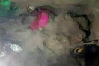 घर में खुदाई के दौरान मिले तीन मानव कंकाल, मचा हड़कंप