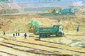 अयोध्या में नींव खोदाई में चरण पादुका व खंडित मूर्तियों के मिले अवशेष, पुरातात्विक जांच कराई जाएगी