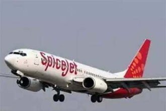 एक घंटे तक हवा में चक्कर लगाता रहा विमान, तीन बार लैंडिंग फेल, रोने लगे यात्री, जानें फिर क्या हुआ