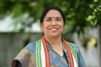 18 वर्ष के अधिक उम्र के लोगों को नि:शुल्क वैक्सीनेशन के निर्णय का स्वागत: जिला कांग्रेस कमेटी भिलाई की अध्यक्ष तुलसी साहू ने कहा- सीएम बघेल का निर्णय जनहितकारी