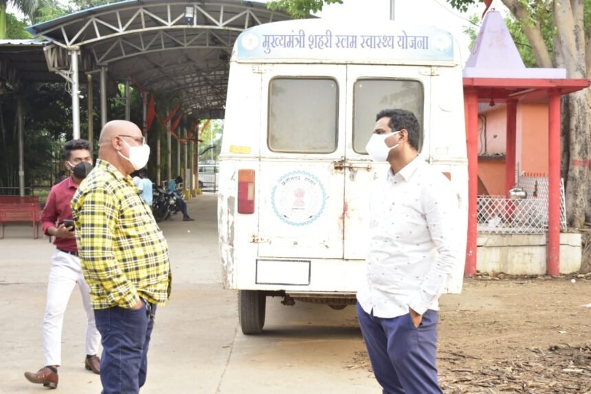 MLA Devendra Yadav reached Muktidham, boosted staff, incentive amount of 25 thousand rupees