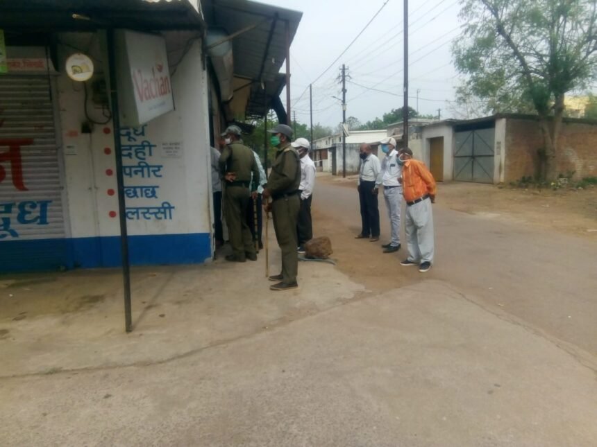 Corporation strictly in lockdown: shopkeepers were selling goods secretly