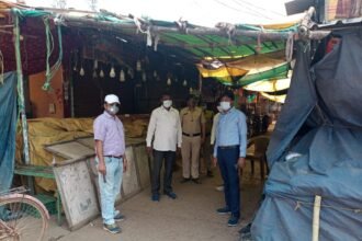 Commissioner of Chhattisgarh vegetable market reached Roobandha on