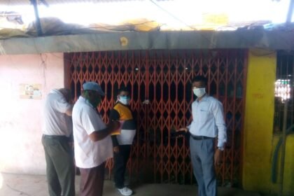 Joint action of corporation and police force in vegetable market galaxy