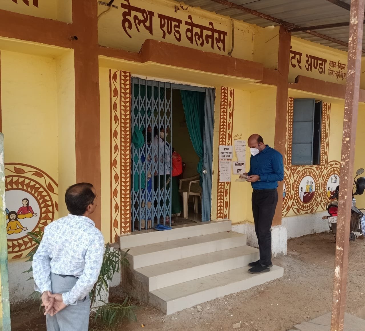 Administration's keen eye in rural areas .... Collector makes intensive visits to rural areas